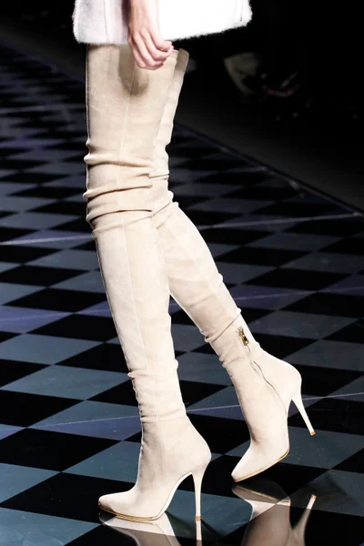 Look 18
